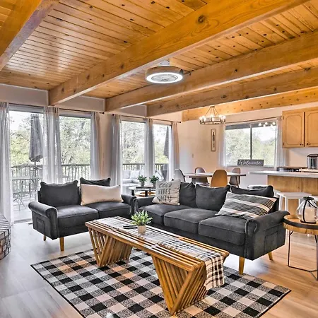 Pine Mountain Lake Vacation Rental With Deck